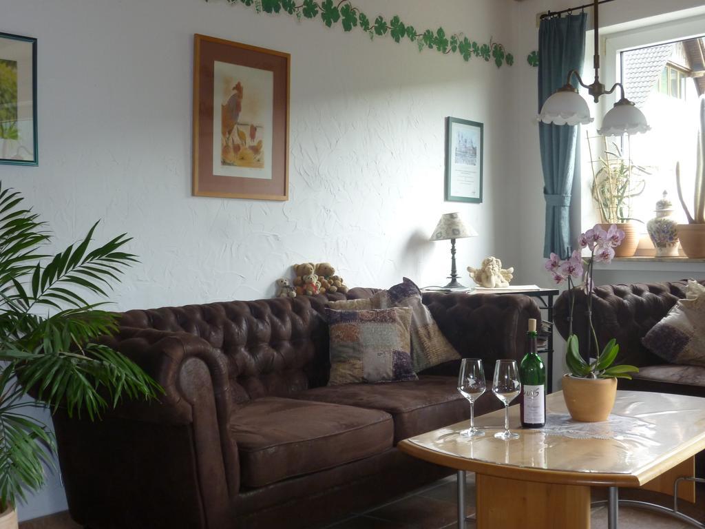 Weingut-Brennerei-Gaestehaus Emil Dauns Reil Eksteriør bilde