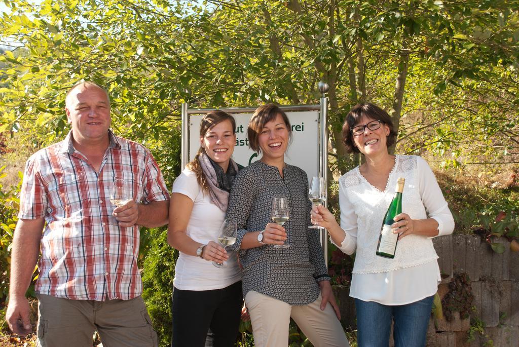 Weingut-Brennerei-Gaestehaus Emil Dauns Reil Eksteriør bilde